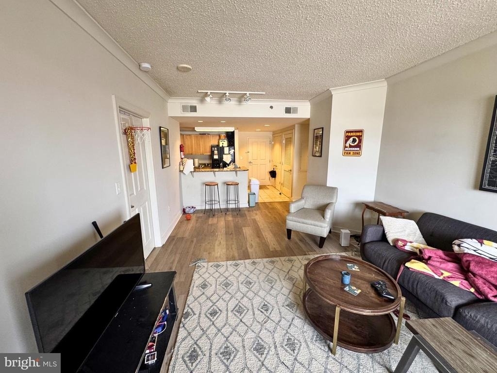 777 7th Street Nw - Photo 4