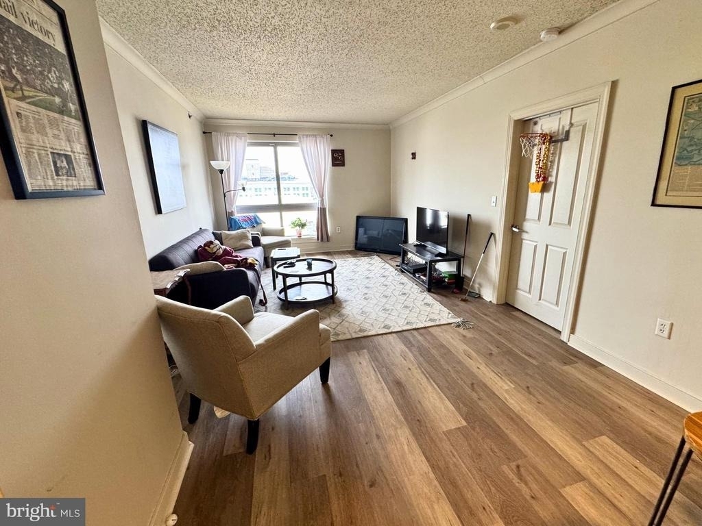 777 7th Street Nw - Photo 6