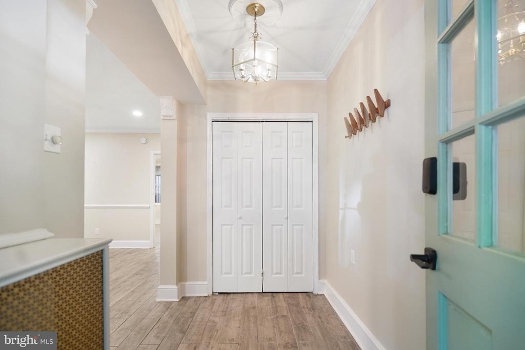 405 Constitution Avenue Ne - Photo 0