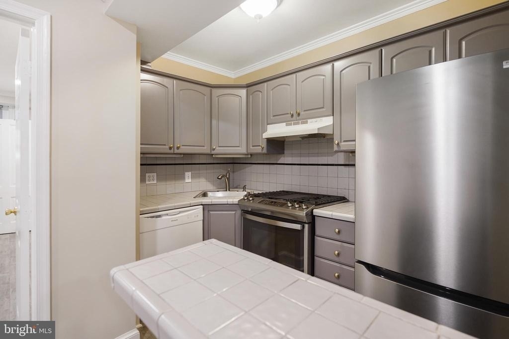 405 Constitution Avenue Ne - Photo 5