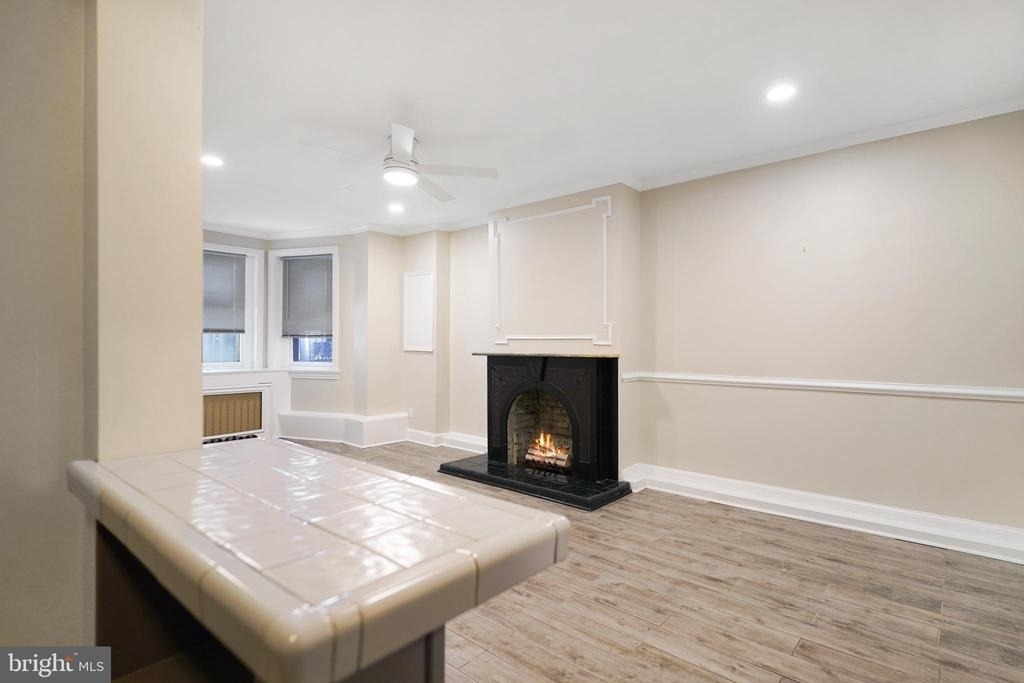 405 Constitution Avenue Ne - Photo 2