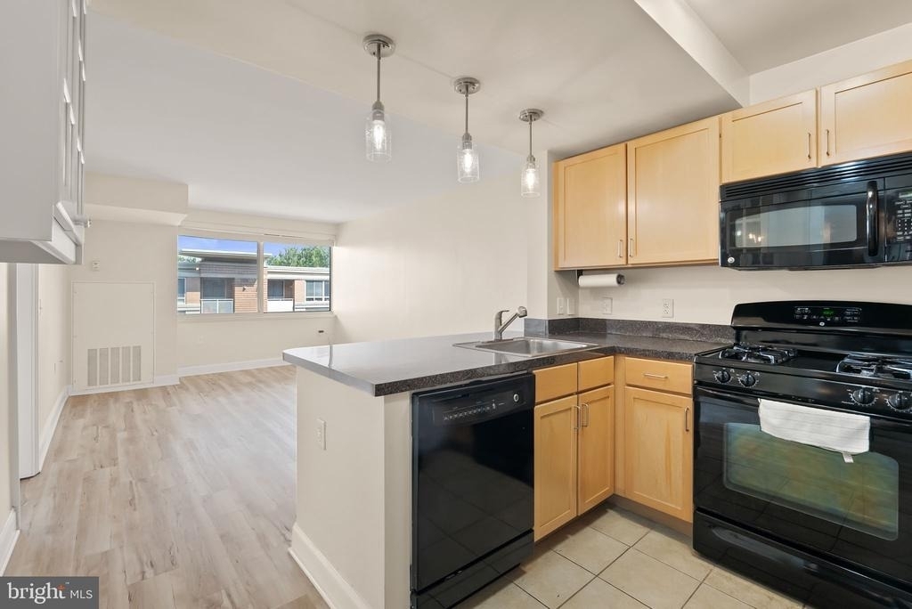 800 4th Street Sw - Photo 0
