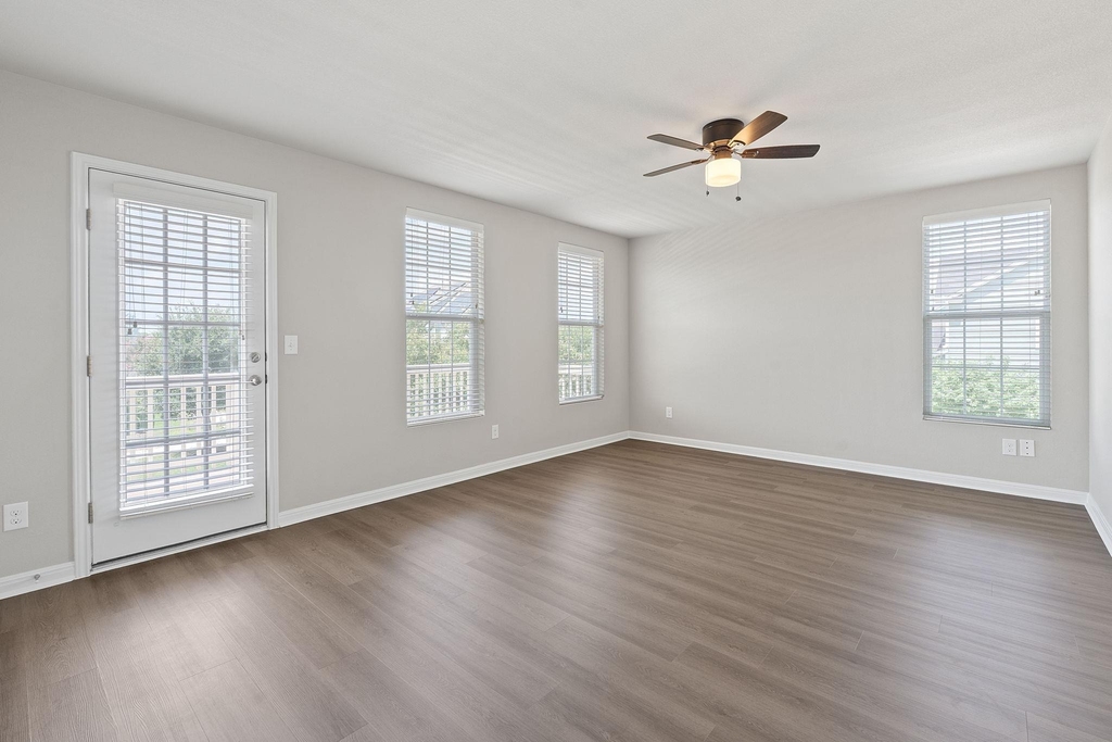 216 Greene Dr - Photo 8