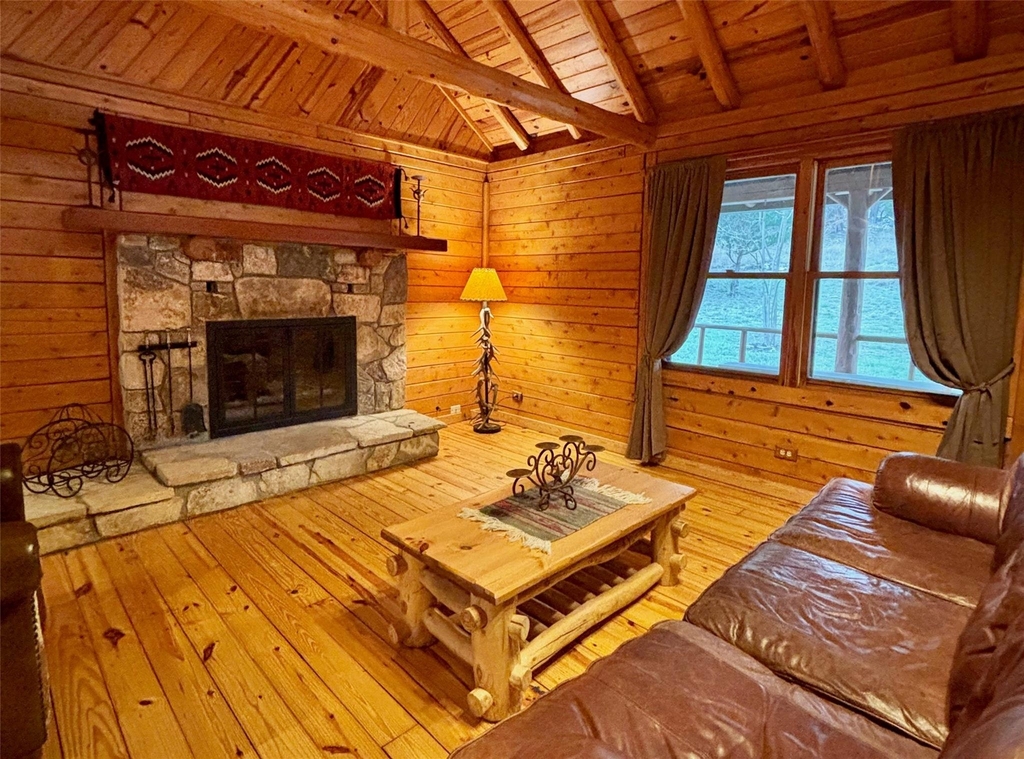 623 Appaloosa Dr - Photo 2