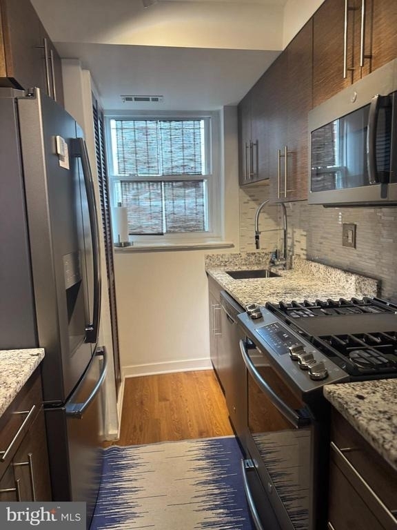 1627 Massachusetts Avenue Se - Photo 5