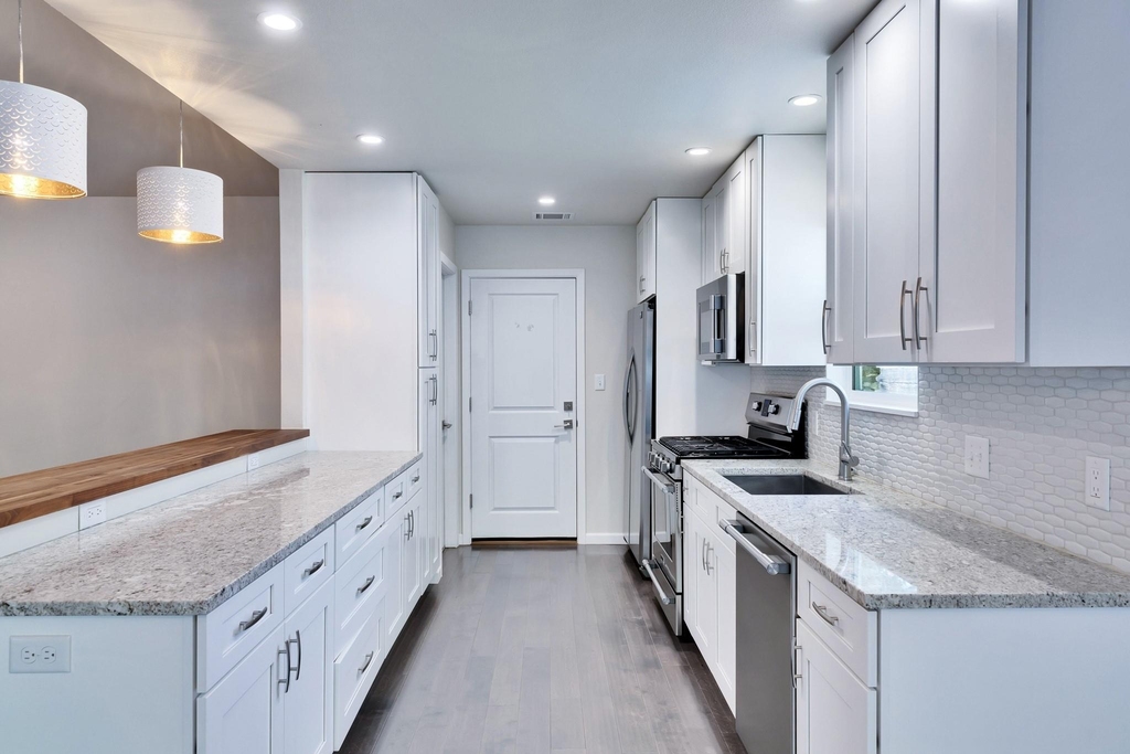 2815 Inridge Dr - Photo 4