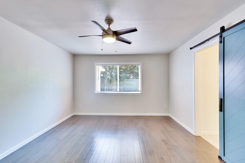 2815 Inridge Dr - Photo 17