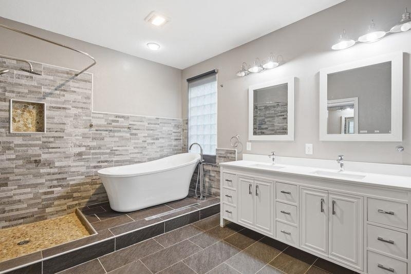 10008 Lachlan Dr - Photo 5