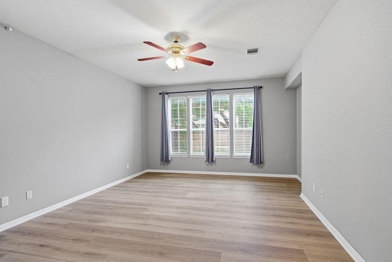 10008 Lachlan Dr - Photo 15