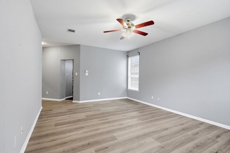 10008 Lachlan Dr - Photo 14