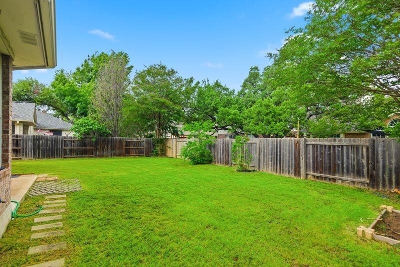 10008 Lachlan Dr - Photo 23