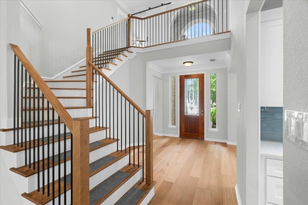 5301 Deerwood Ln - Photo 2