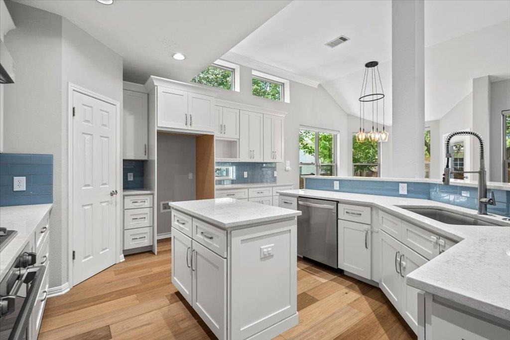 5301 Deerwood Ln - Photo 10