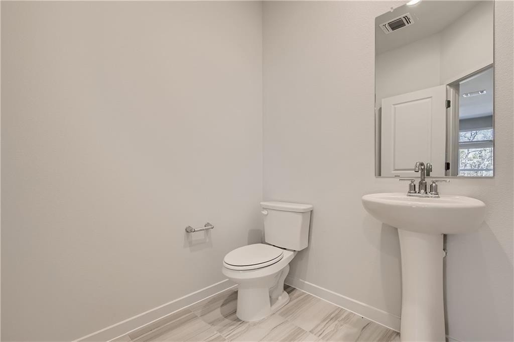 605 W South St - Photo 7