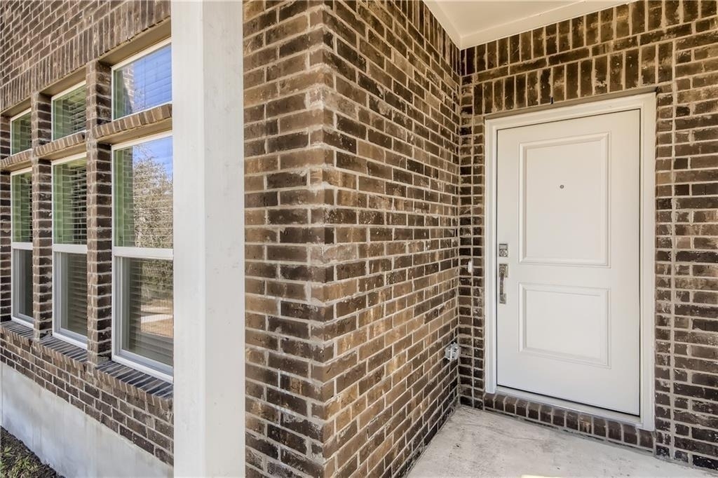 605 W South St - Photo 0
