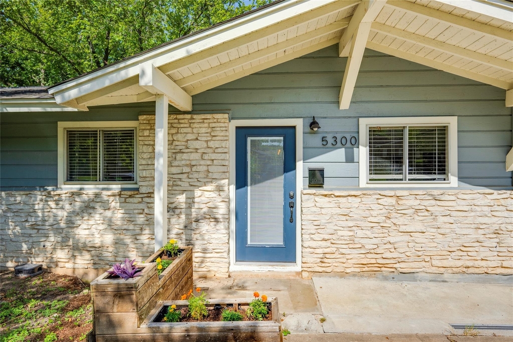 5300 Halmark Dr - Photo 2