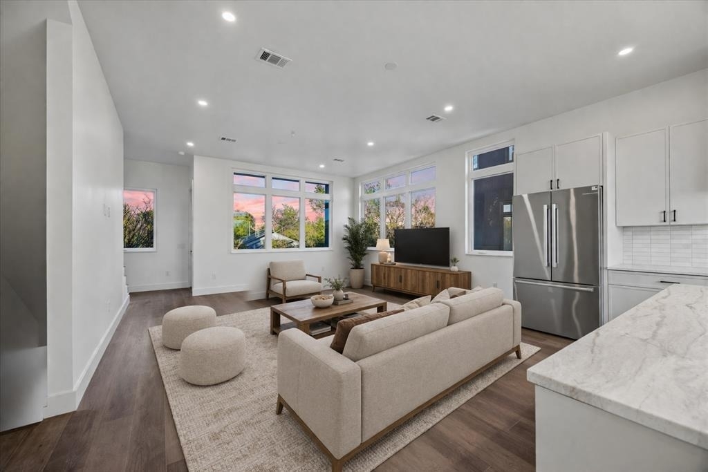 4101 Menchaca Rd - Photo 3