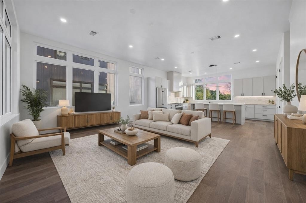 4101 Menchaca Rd - Photo 2