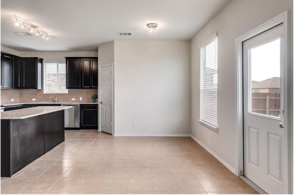169 Marcheeta Way - Photo 3