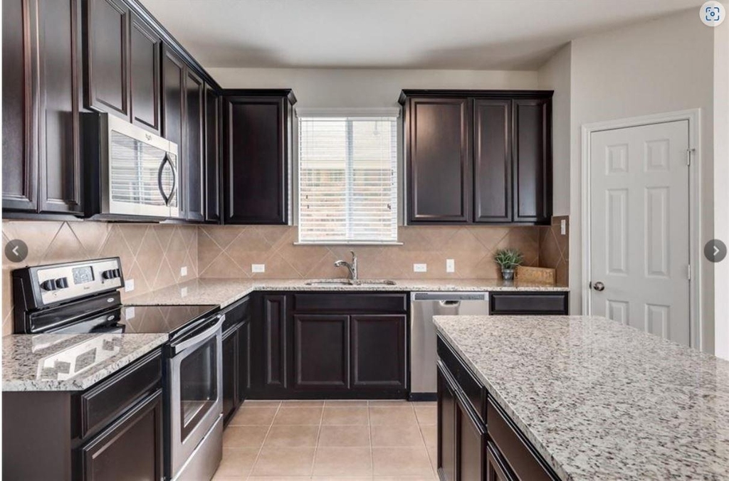 169 Marcheeta Way - Photo 2