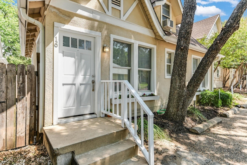1110 W 22nd St - Photo 18
