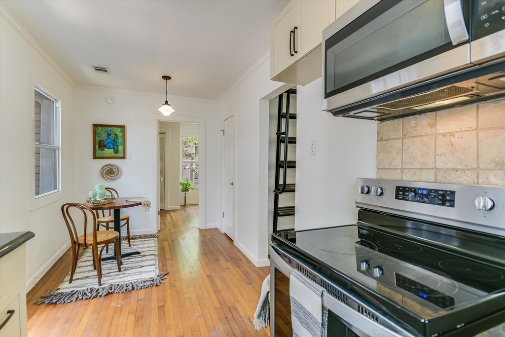 1110 W 22nd St - Photo 12