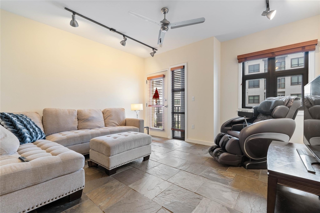 1812 West Ave - Photo 2