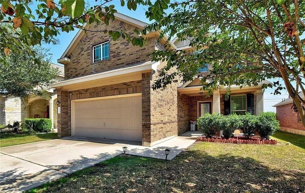 514 Travertine Trl - Photo 0