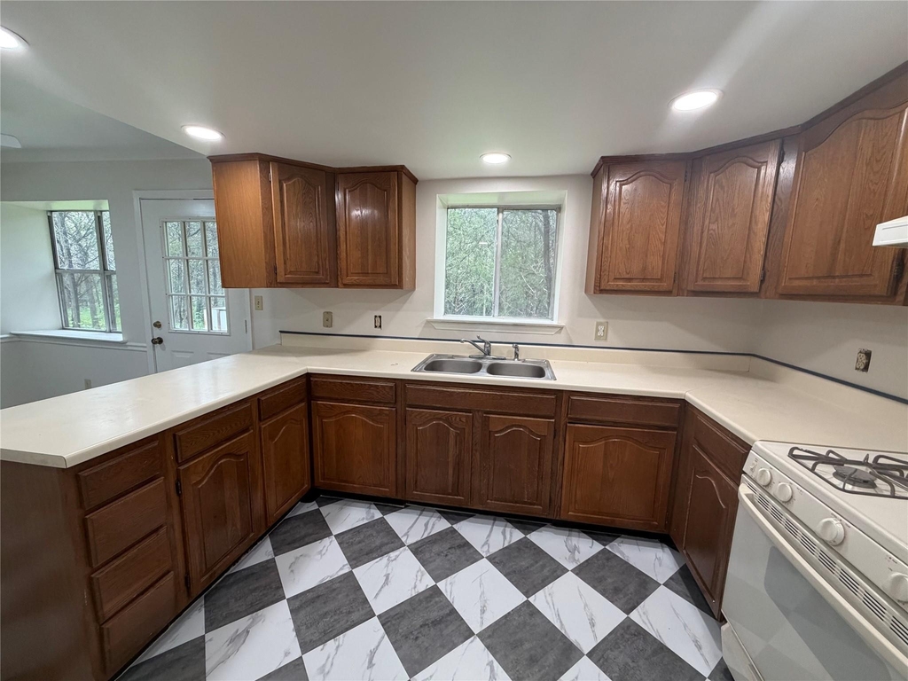 214 The Forest Rd - Photo 8