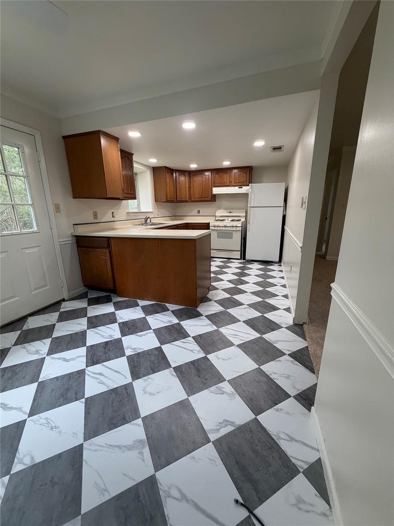 214 The Forest Rd - Photo 5