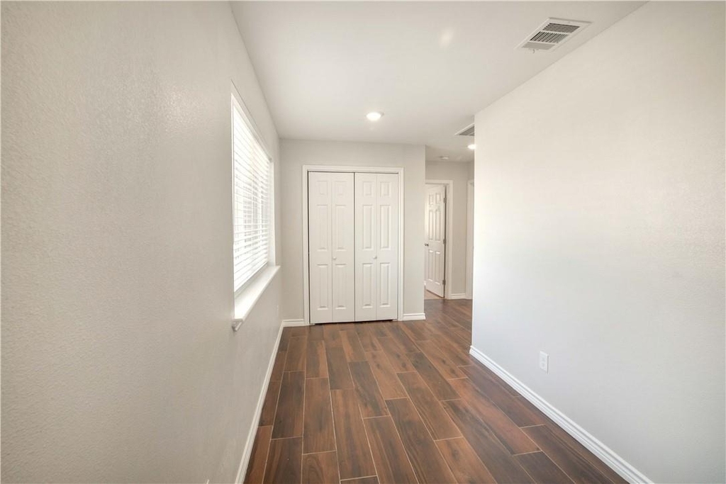 214 Lizzie St - Photo 10