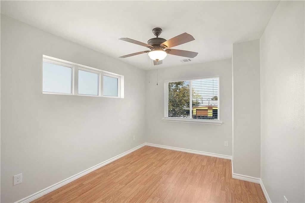 214 Lizzie St - Photo 15