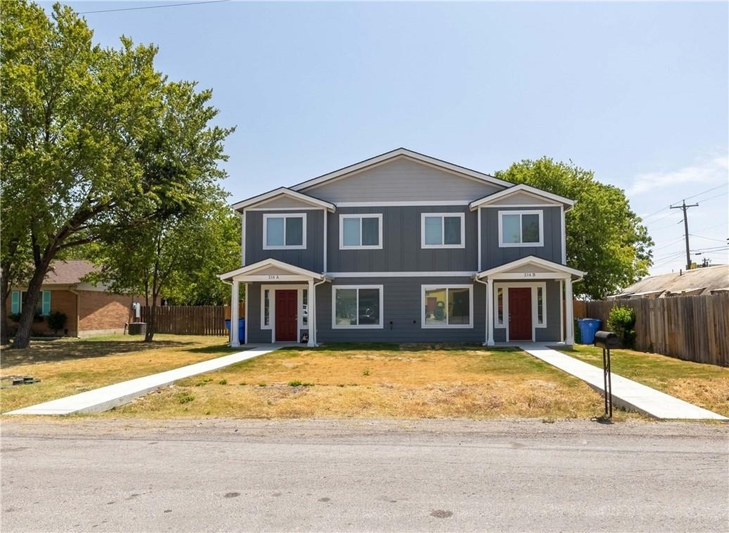 214 Lizzie St - Photo 3