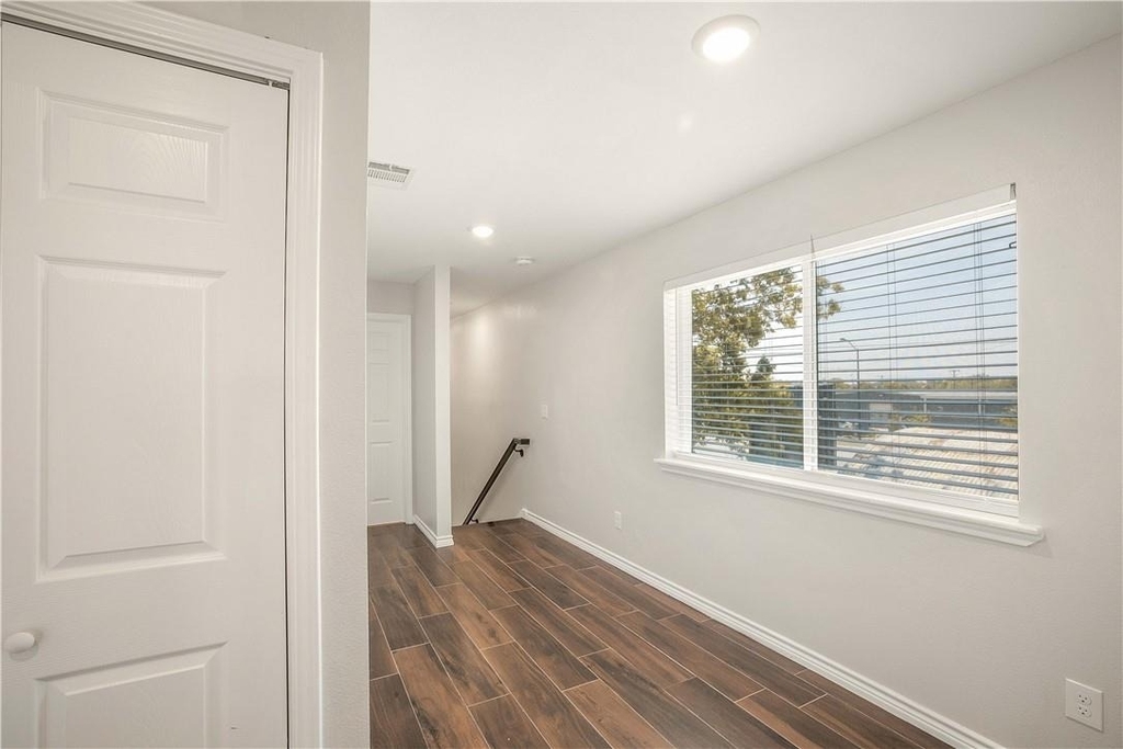 214 Lizzie St - Photo 12