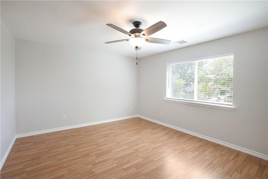 214 Lizzie St - Photo 11