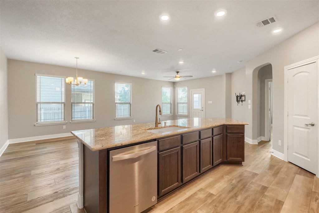 199 Kennicott Dr - Photo 8