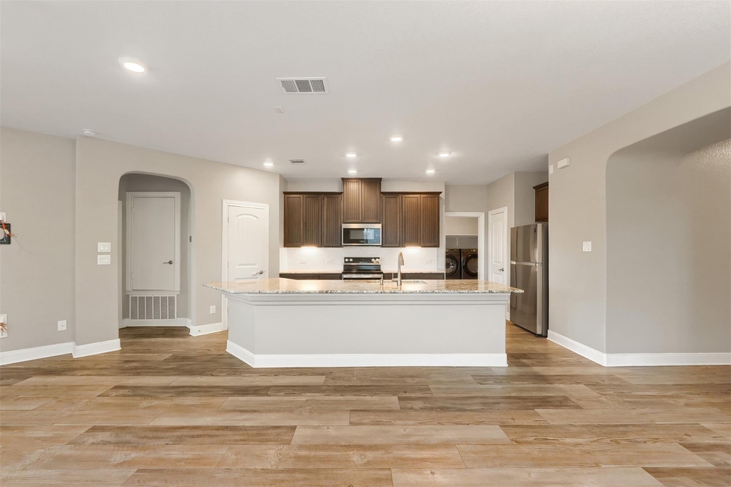 199 Kennicott Dr - Photo 5