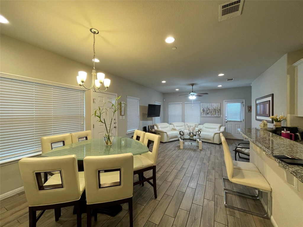 2304 S Lakeline Blvd - Photo 11