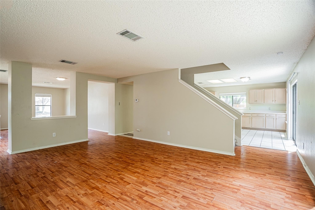 813 Kettering Dr - Photo 2
