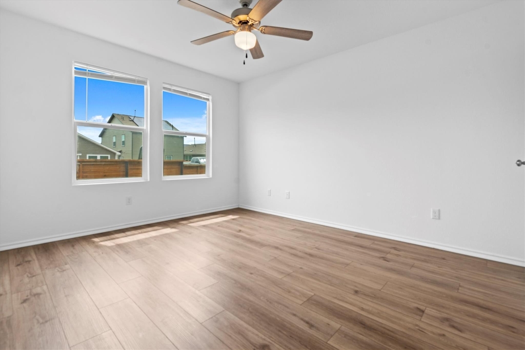 228 Patagonia St - Photo 13