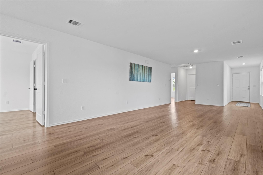 228 Patagonia St - Photo 3