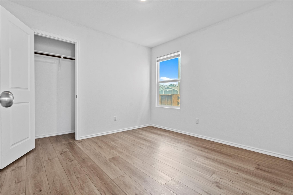 228 Patagonia St - Photo 15
