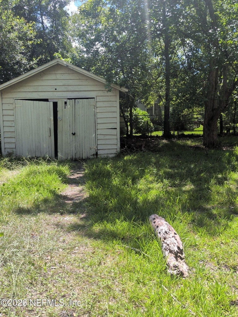 811 Mackinaw Street - Photo 13