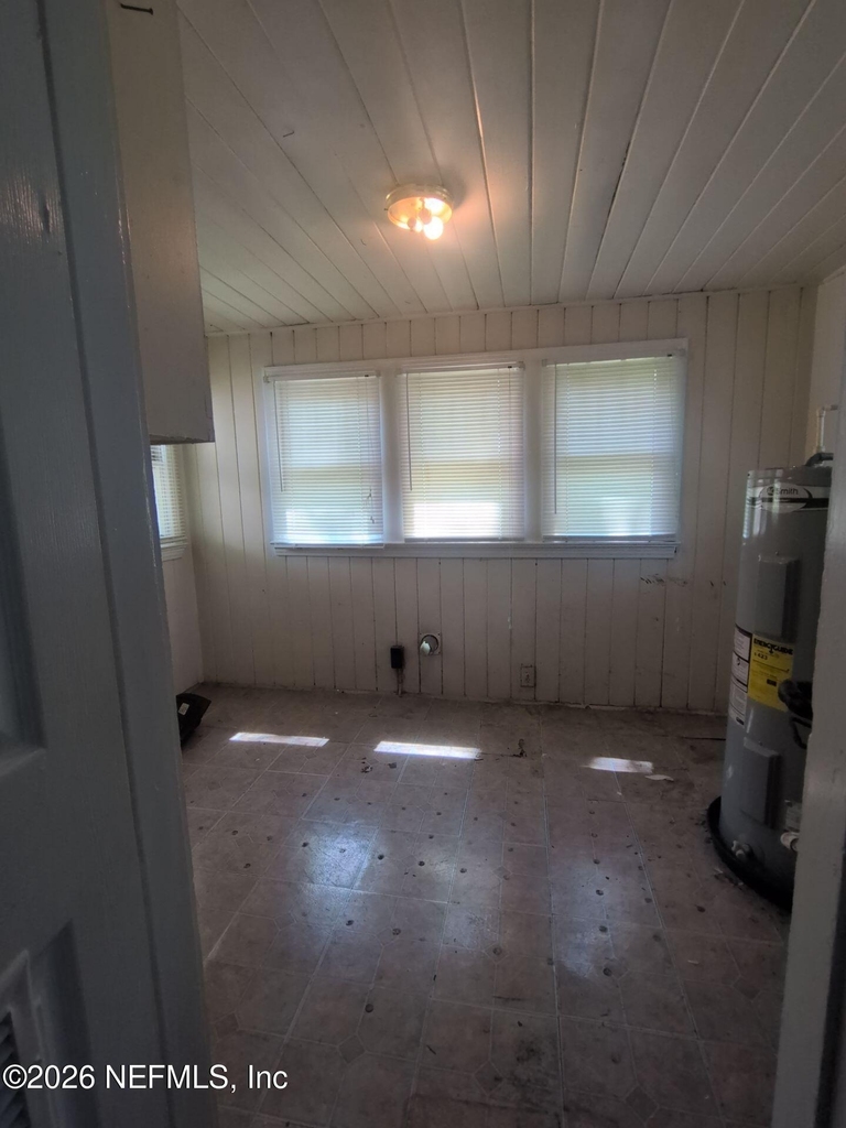811 Mackinaw Street - Photo 6