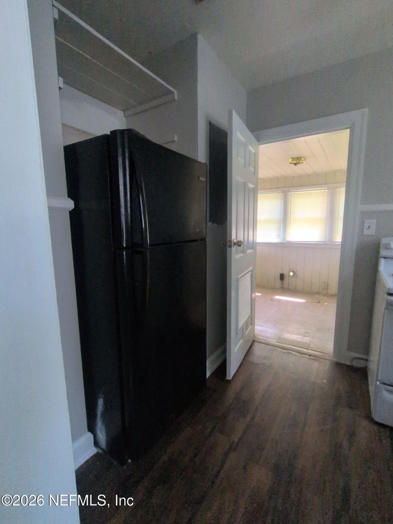 811 Mackinaw Street - Photo 5