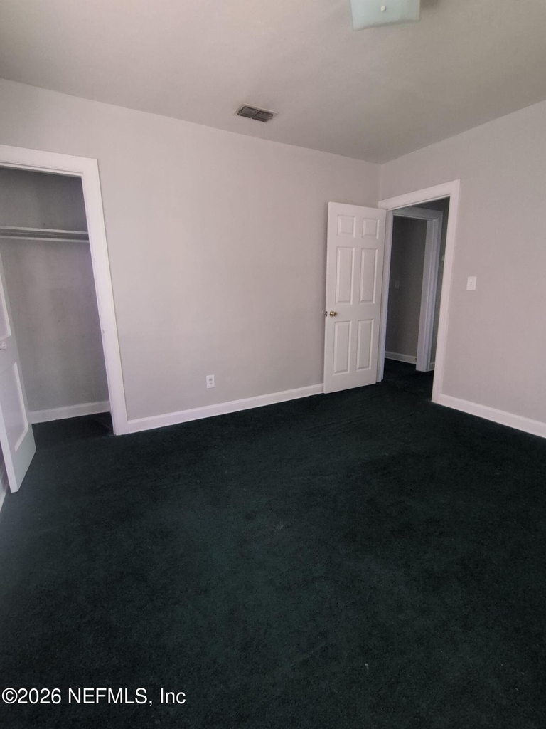811 Mackinaw Street - Photo 11