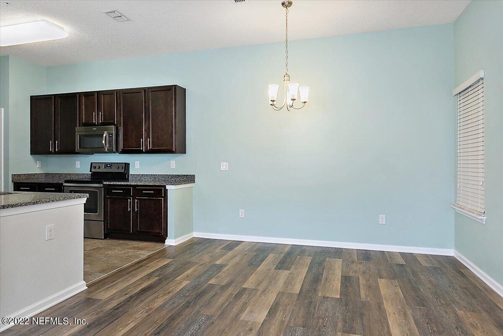 213 Larkin Place - Photo 3