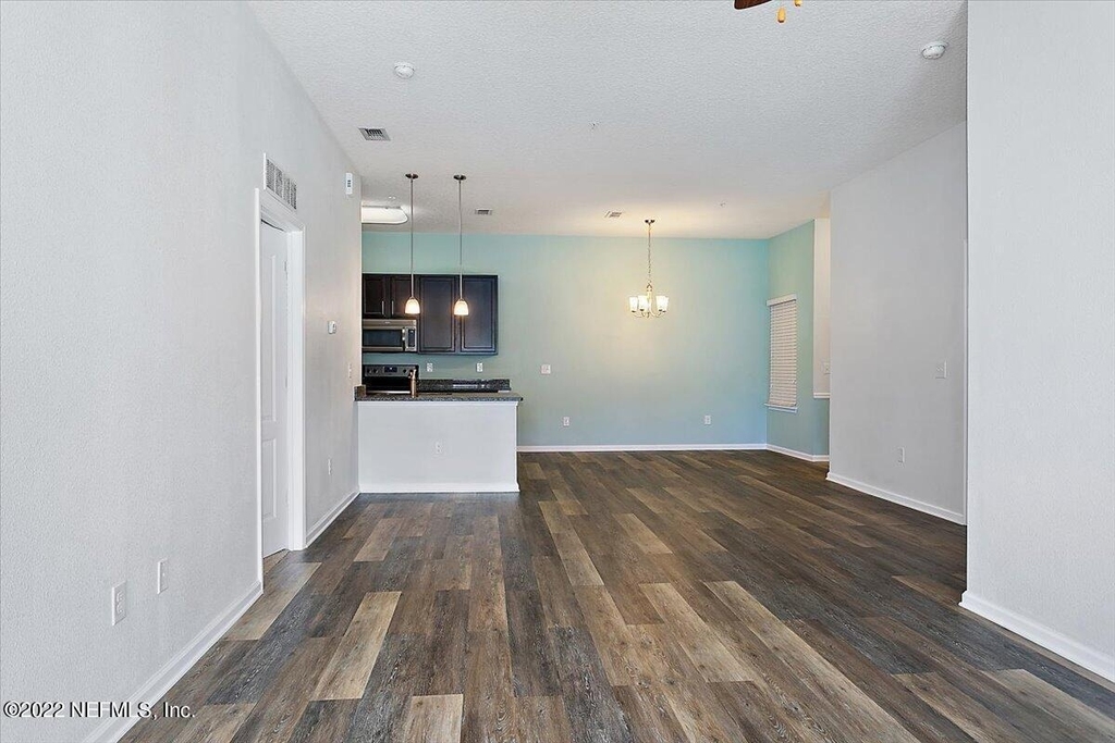 213 Larkin Place - Photo 2