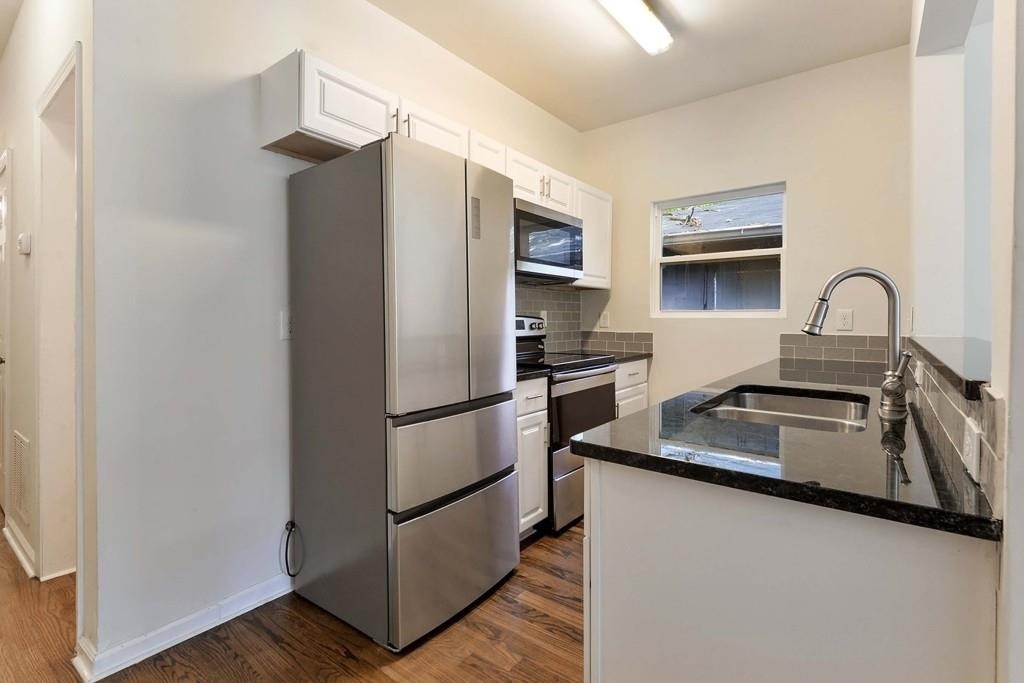 1099 Smith Street - Photo 4
