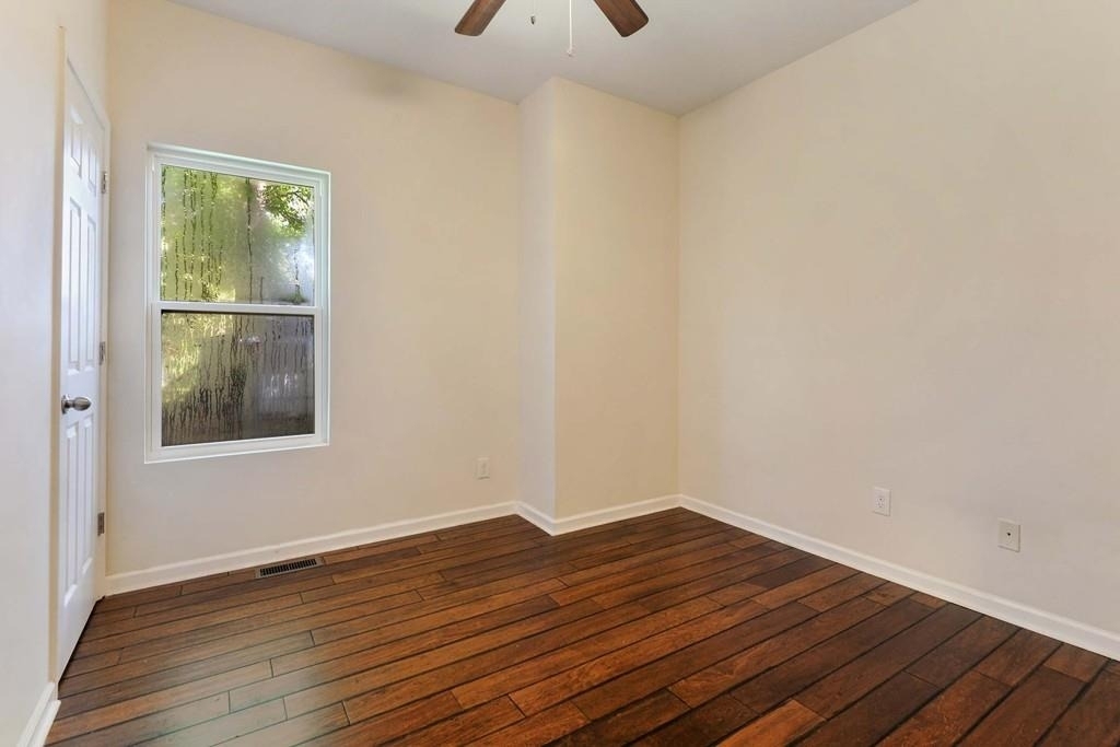 1099 Smith Street - Photo 8